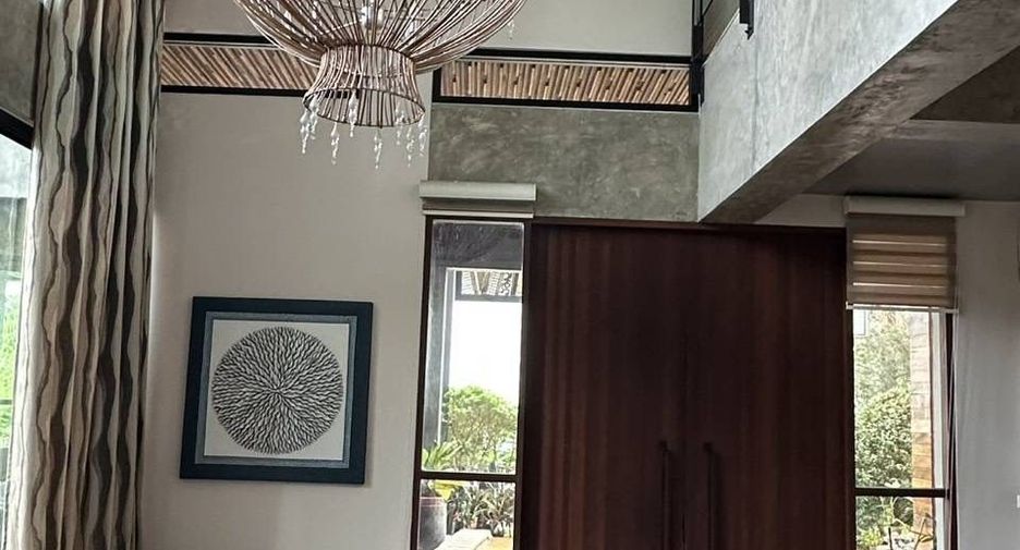 For sale 7 bedrooms villa in Mueang Chiang Mai, Chiang Mai