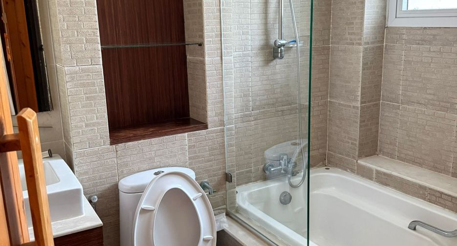 For sale 2 bedrooms condo in Watthana, Bangkok