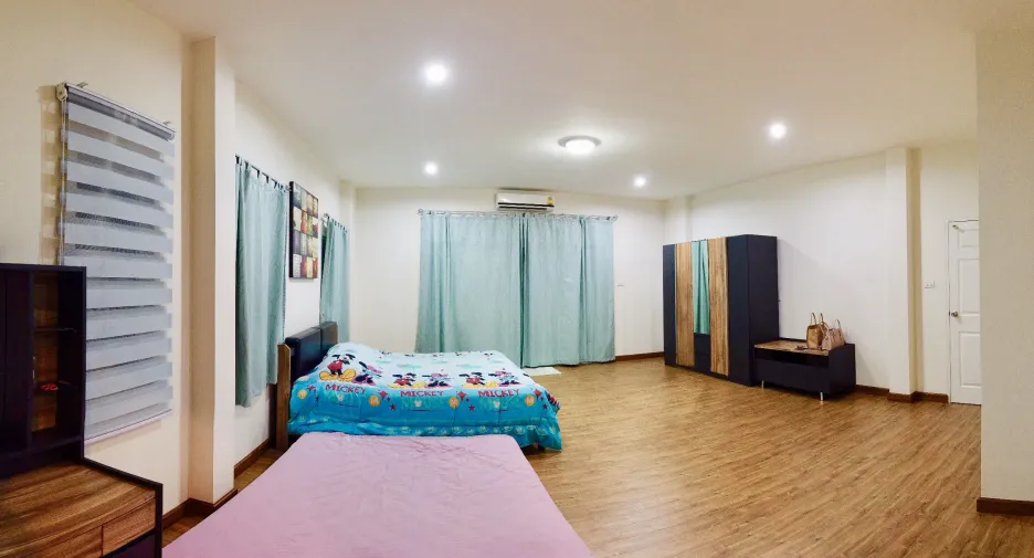 À vendre et à louer 4 chambres maison à San Kamphaeng, Chiang Mai