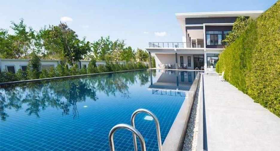 À vendre et à louer 4 chambres maison à San Kamphaeng, Chiang Mai