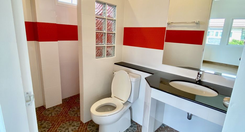 À vendre et à louer 4 chambres maison à San Kamphaeng, Chiang Mai