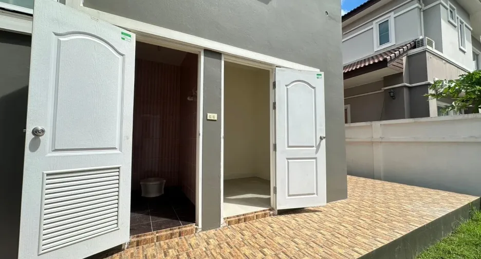 À vendre et à louer 4 chambres maison à San Kamphaeng, Chiang Mai