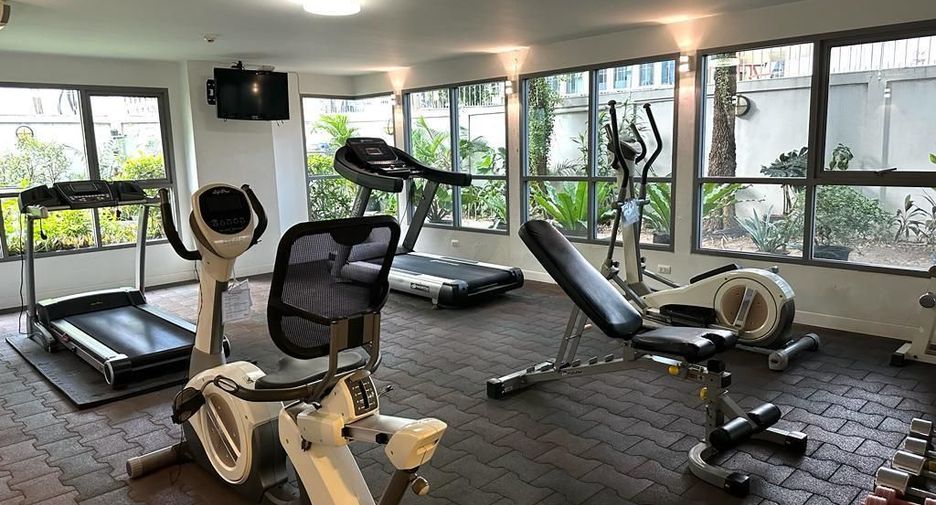 For sale 1 bed condo in Phaya Thai, Bangkok