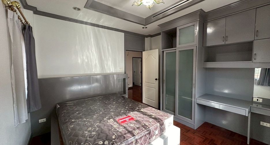 For rent 3 bedrooms house in Mueang Chiang Mai, Chiang Mai