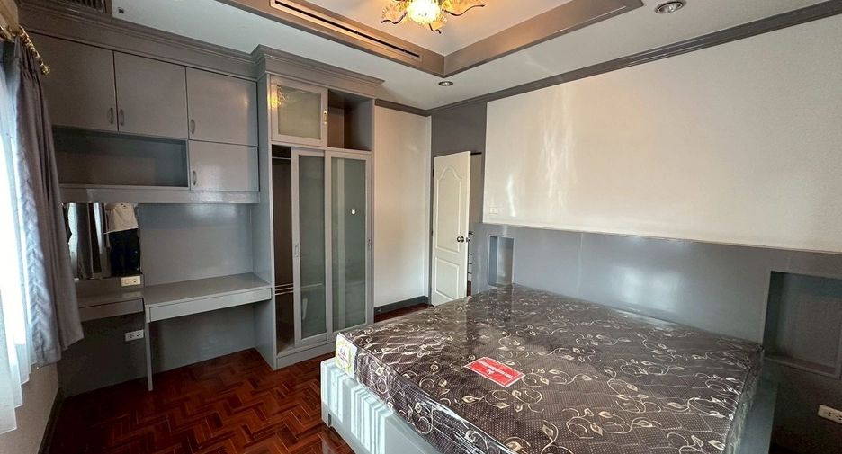 For rent 3 bedrooms house in Mueang Chiang Mai, Chiang Mai