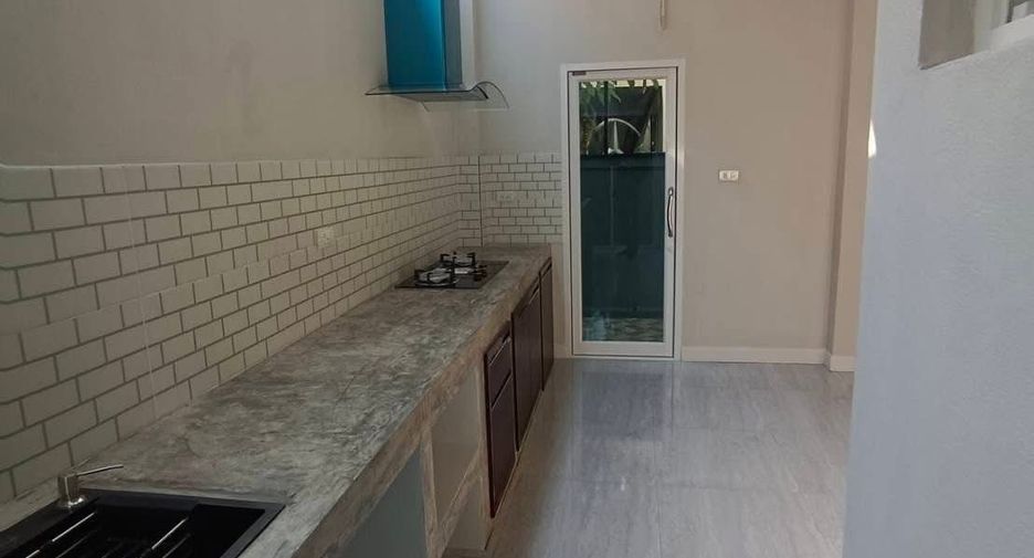 For sale 4 bedrooms house in San Sai, Chiang Mai