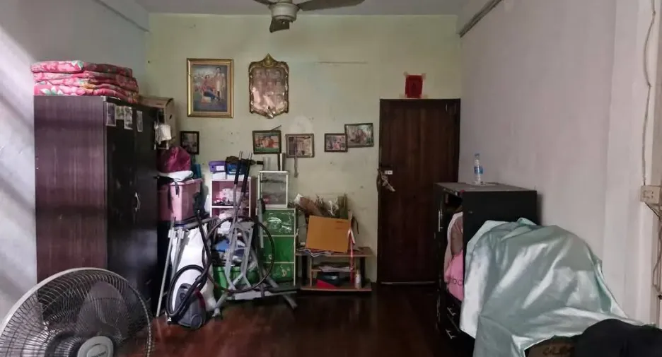 Reihenhaus zum Kauf mit 2 Zimmer in Khlong San, Bangkok
