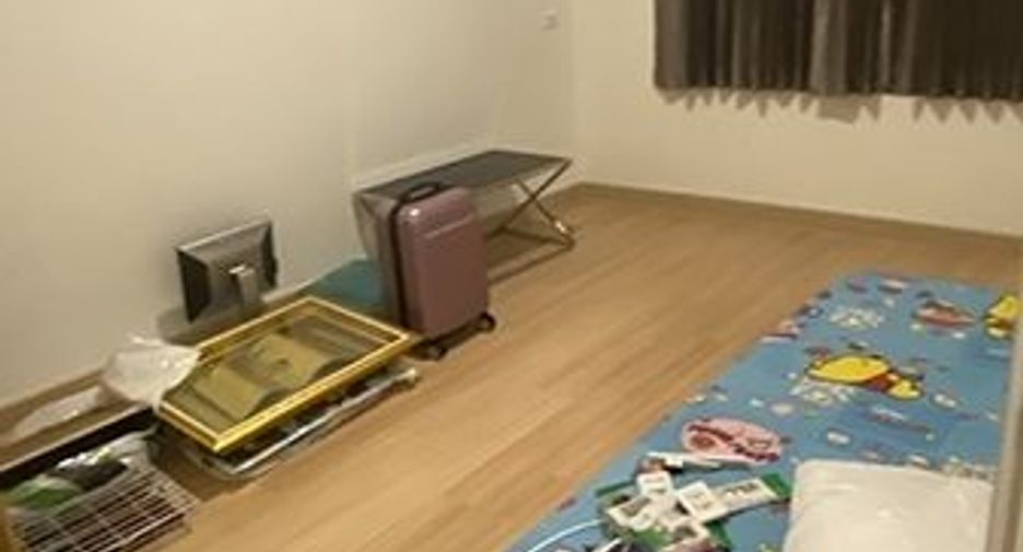 For sale 4 bedrooms townhouse in Phra Pradaeng, Samut Prakan