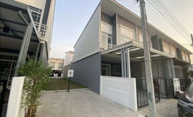 Продажа 4 спальни таунхаус в Phra Pradaeng, Самутпракан