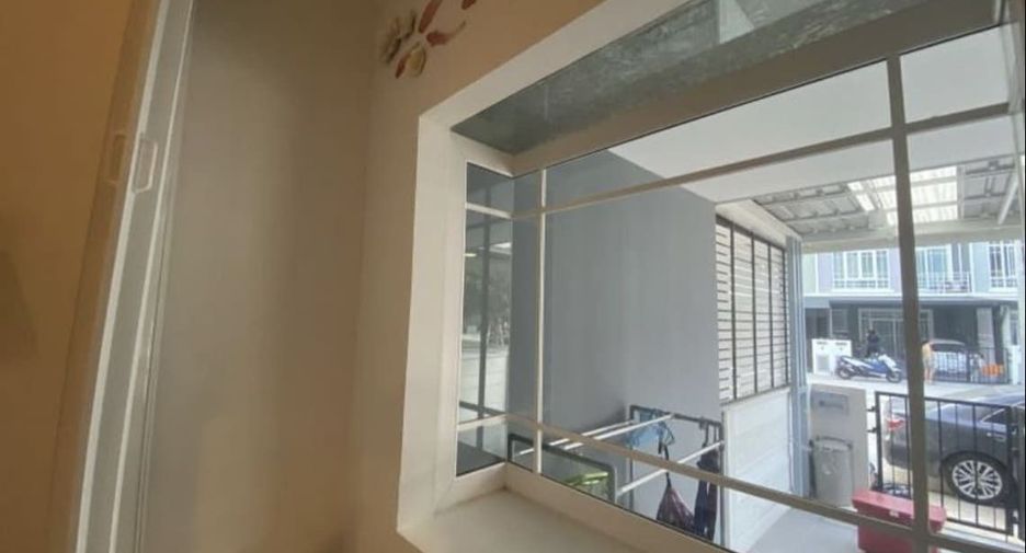 For sale 4 bedrooms townhouse in Phra Pradaeng, Samut Prakan