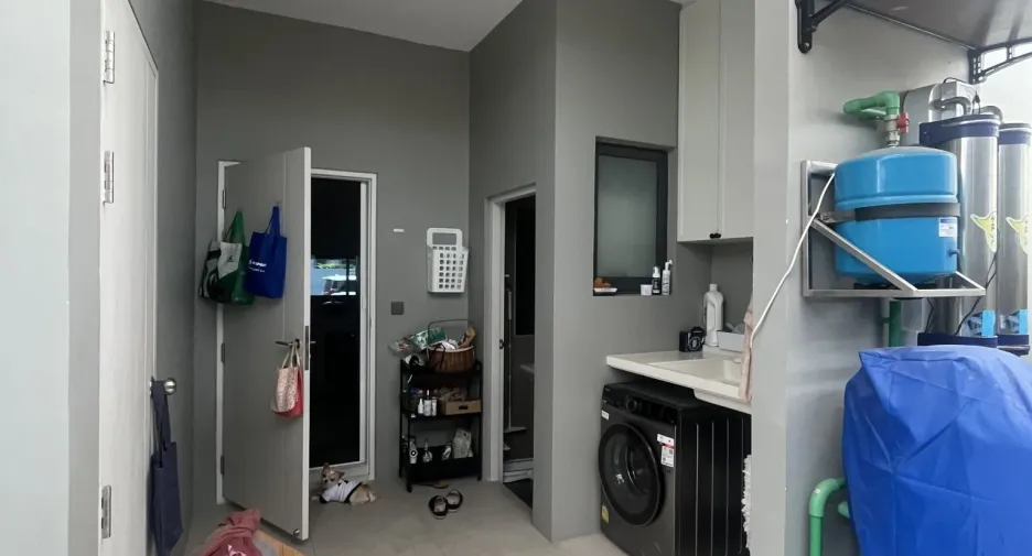 For sale 4 bedrooms house in Mueang Samut Prakan, Samut Prakan