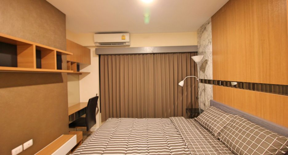 For sale 1 bed condo in Si Racha, Chonburi