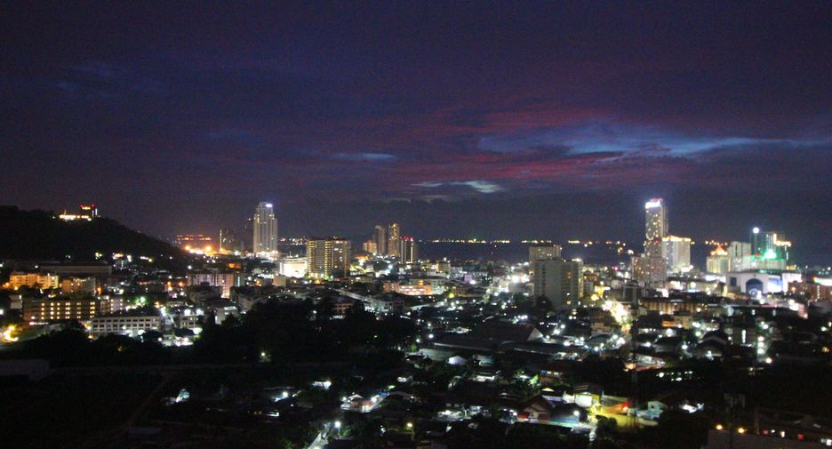 For sale 1 bed condo in Si Racha, Chonburi