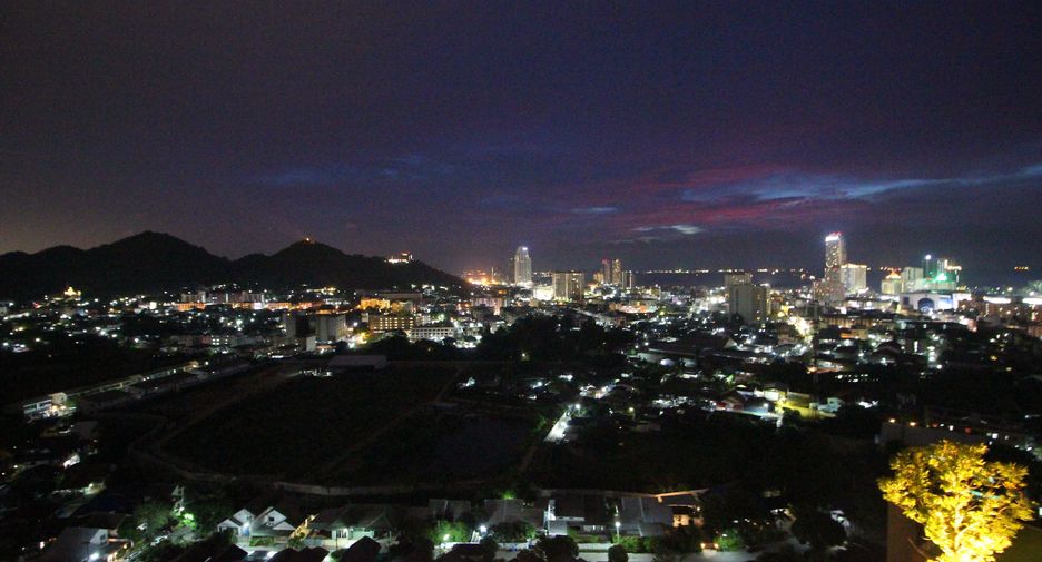 For sale 1 bed condo in Si Racha, Chonburi