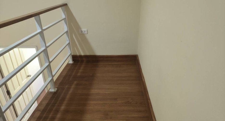 For sale 4 bedrooms townhouse in Mueang Chiang Mai, Chiang Mai