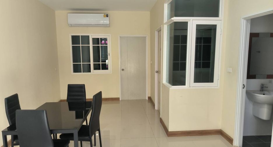 For sale 4 bedrooms townhouse in Mueang Chiang Mai, Chiang Mai
