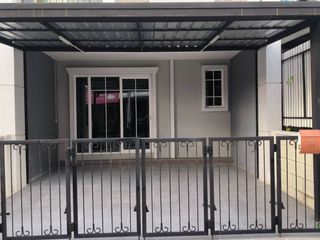 For sale 4 bedrooms townhouse in Mueang Chiang Mai, Chiang Mai