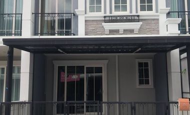 For sale 4 ベッドルーム townhouse in Mueang Chiang Mai, Chiang Mai