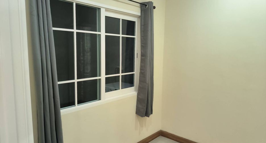 For sale 4 bedrooms townhouse in Mueang Chiang Mai, Chiang Mai