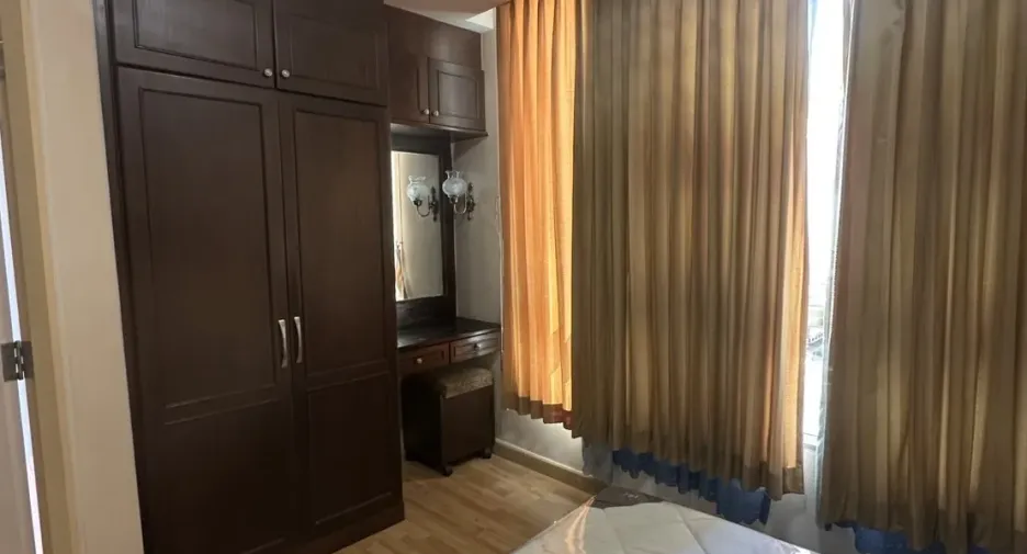 For rent 1 bed condo in Huai Khwang, Bangkok