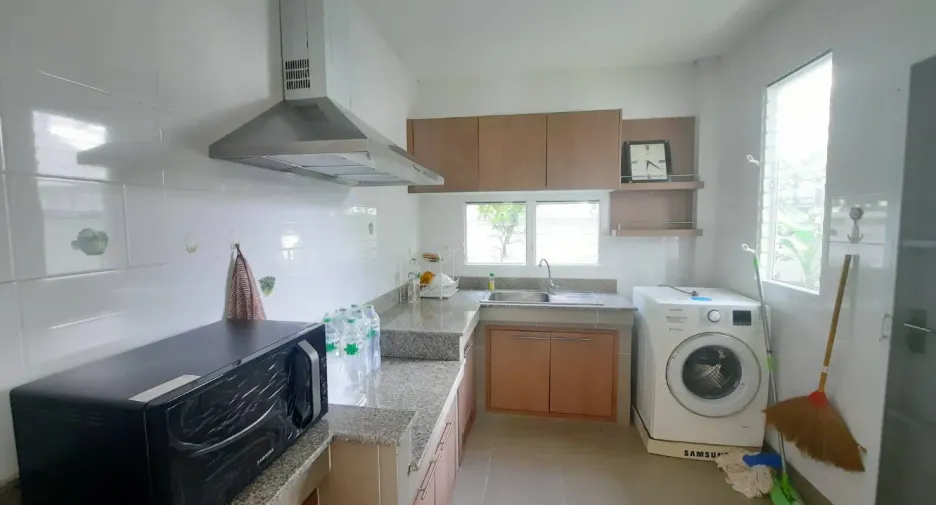 For rent 3 bedrooms house in Mueang Chiang Mai, Chiang Mai