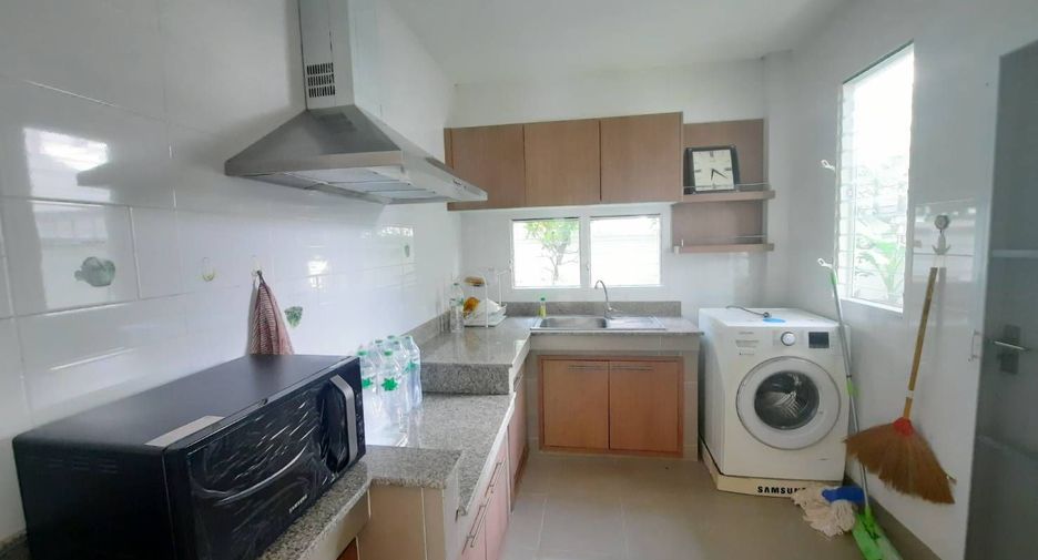 For rent 3 bedrooms house in Mueang Chiang Mai, Chiang Mai
