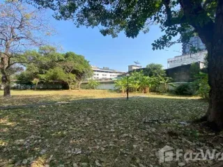 出售 土地 在 Phra Khanong, 曼谷