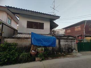 Casa en venta de 3 habitaciones en Phra Khanong, Bangkok