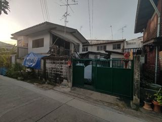 Casa en venta de 3 habitaciones en Phra Khanong, Bangkok
