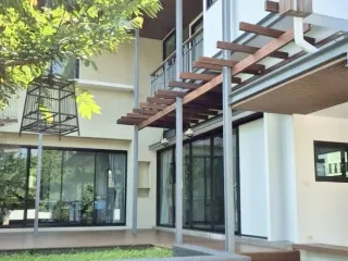 For sale 5 bedrooms house in Mueang Chiang Mai, Chiang Mai