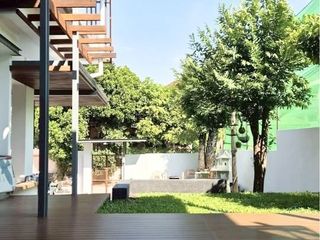 For sale 5 bedrooms house in Mueang Chiang Mai, Chiang Mai
