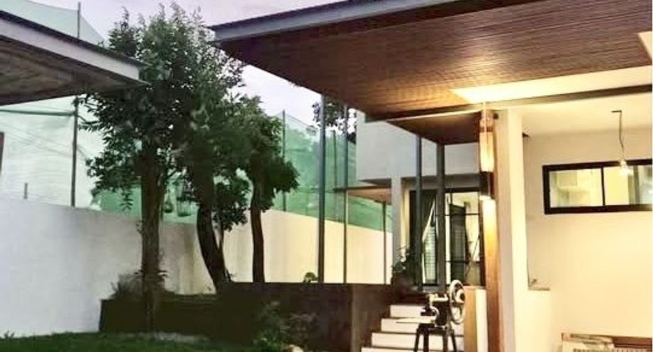 For sale 5 bedrooms house in Mueang Chiang Mai, Chiang Mai