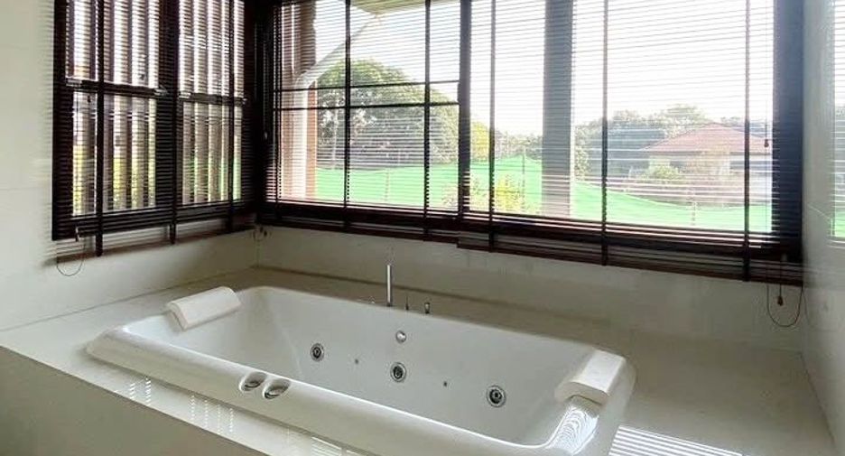 For sale 5 bedrooms house in Mueang Chiang Mai, Chiang Mai