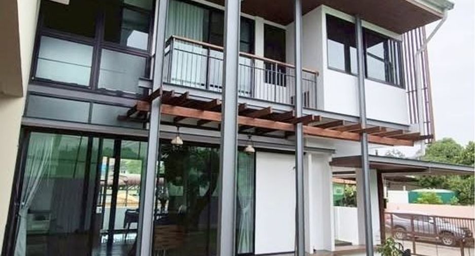 For sale 5 bedrooms house in Mueang Chiang Mai, Chiang Mai
