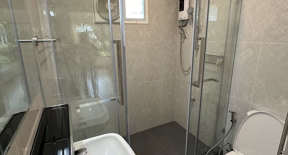 For rent 4 ベッドルーム house in Sattahip, Chonburi