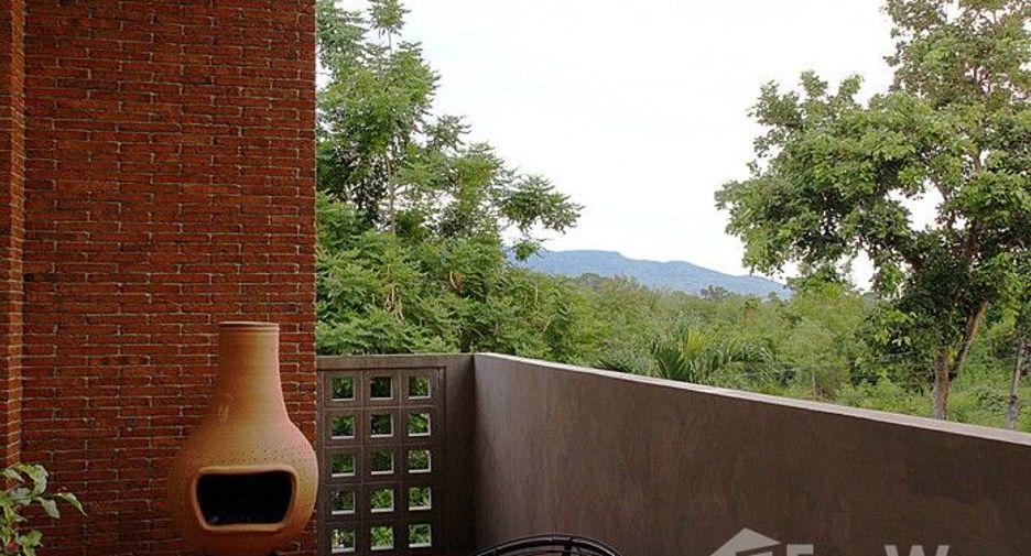For sale 5 bedrooms house in Saraphi, Chiang Mai