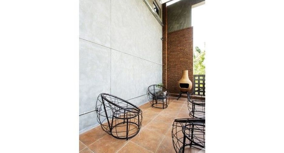 For sale 5 bedrooms house in Saraphi, Chiang Mai