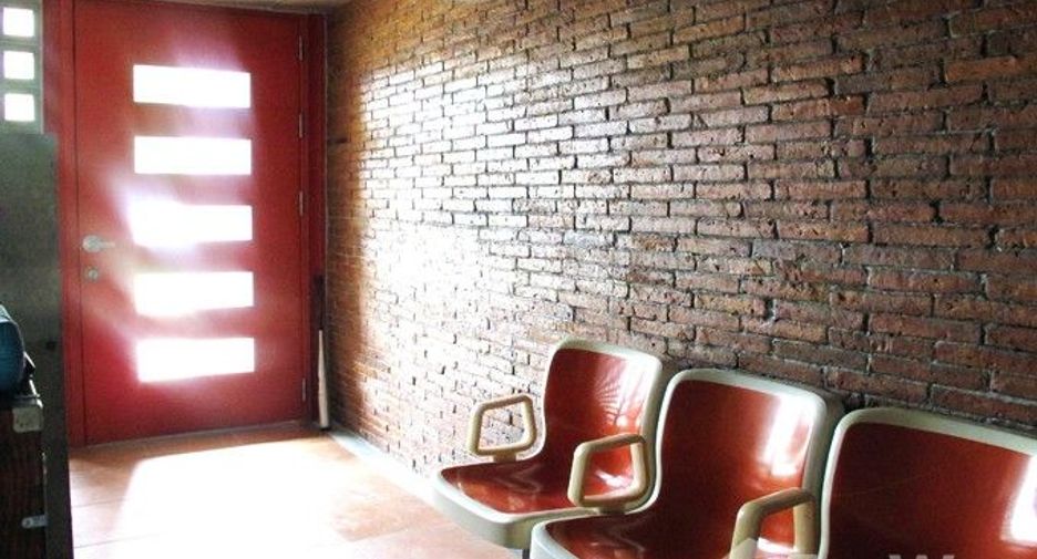 For sale 5 bedrooms house in Saraphi, Chiang Mai