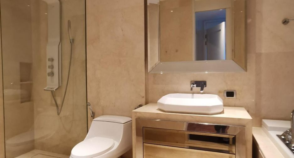 Condo en venta y en alquiler de 2 habitaciones en Khlong Toei, Bangkok