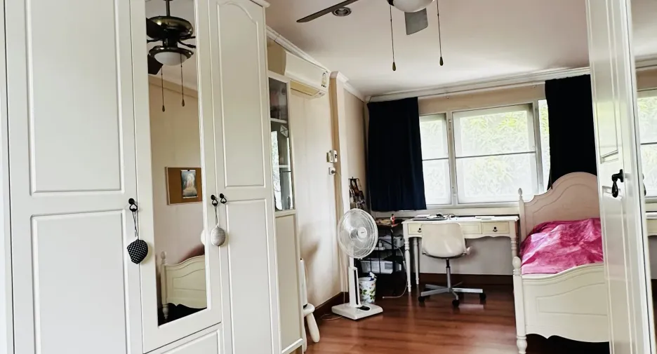 À vendre 4 chambres maison à Lat Phrao, Bangkok
