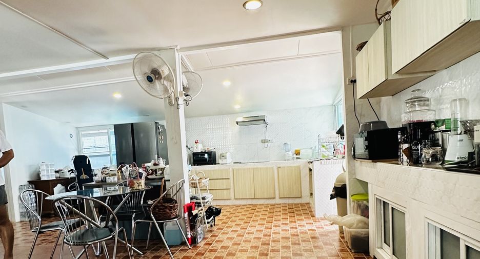 À vendre 4 chambres maison à Lat Phrao, Bangkok