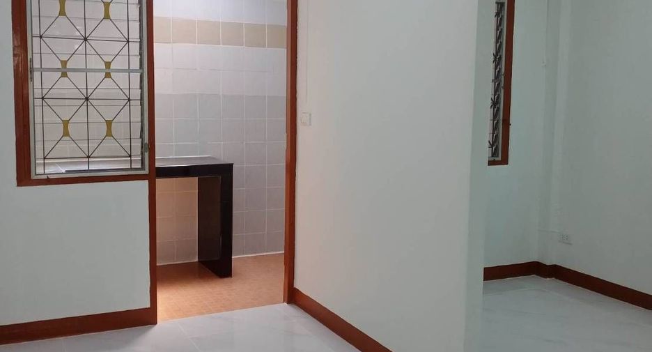 Casa adosada en venta de 3 habitaciones en Nong Khaem, Bangkok