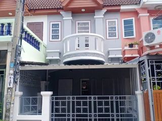 For sale 3 bedrooms townhouse in Nong Khaem, Bangkok