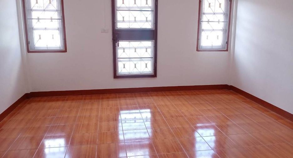 Casa adosada en venta de 3 habitaciones en Nong Khaem, Bangkok