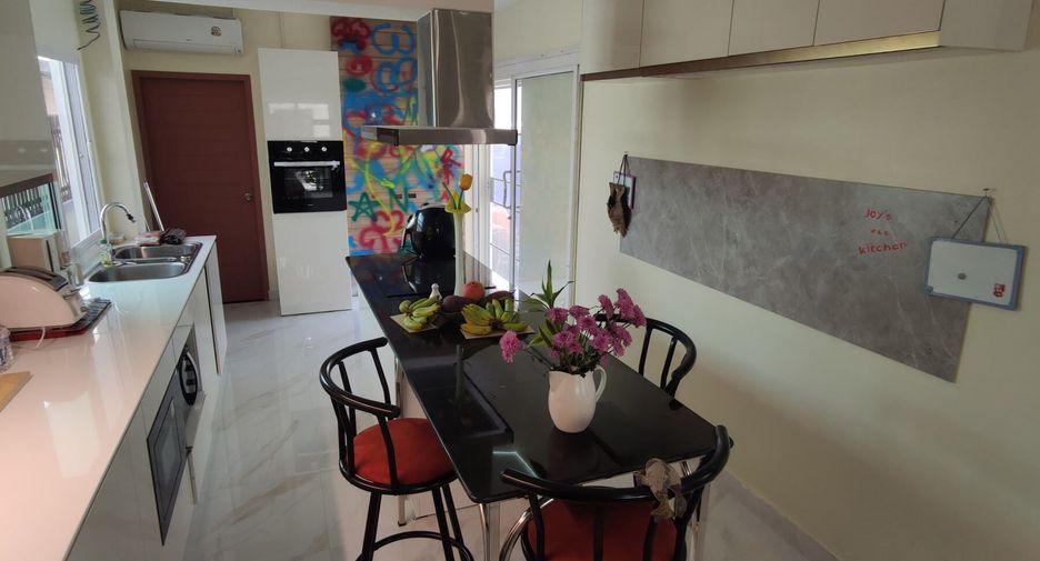 À vendre 4 chambres villa à San Kamphaeng, Chiang Mai