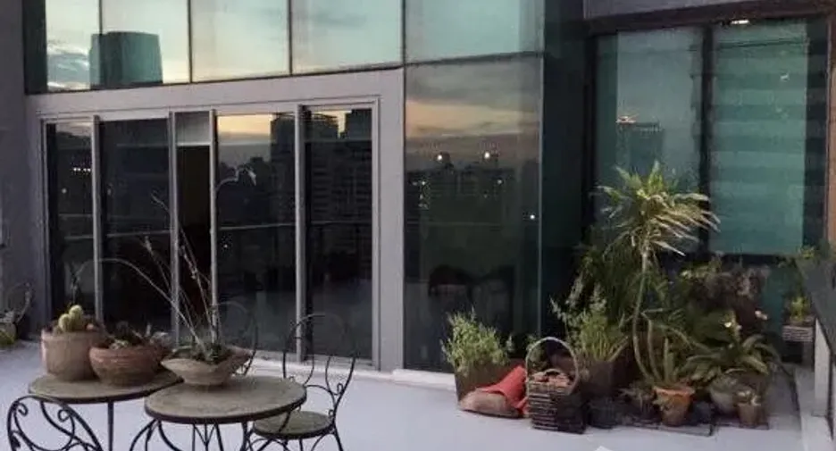 À vendre et à louer 2 chambres condo à Watthana, Bangkok