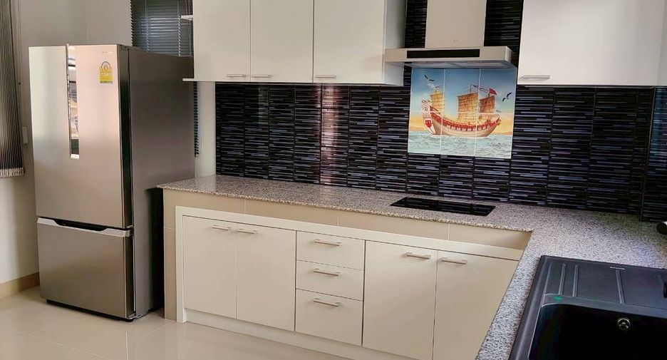 For sale 3 bedrooms house in San Kamphaeng, Chiang Mai