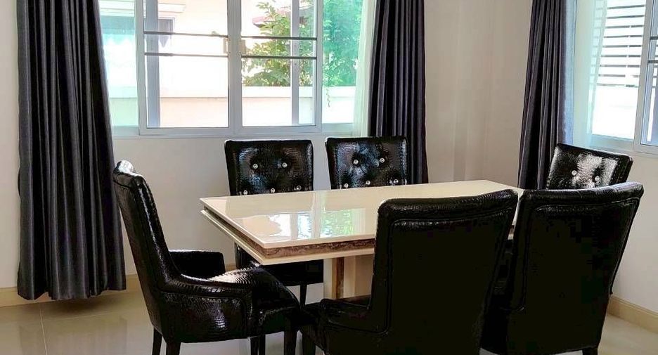 For sale 3 bedrooms house in San Kamphaeng, Chiang Mai