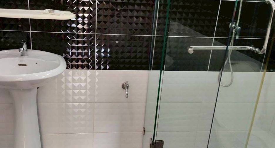 For sale 3 bedrooms house in San Kamphaeng, Chiang Mai