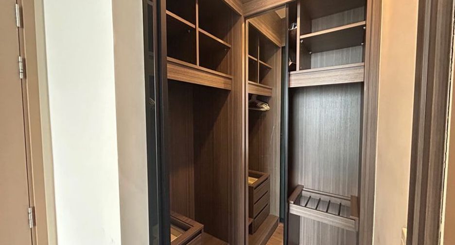 For sale 1 bed condo in Khlong Toei, Bangkok